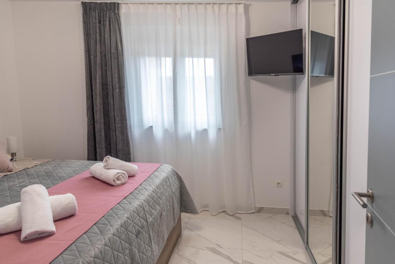 Apartmani Dalmacija Drage Esterno foto