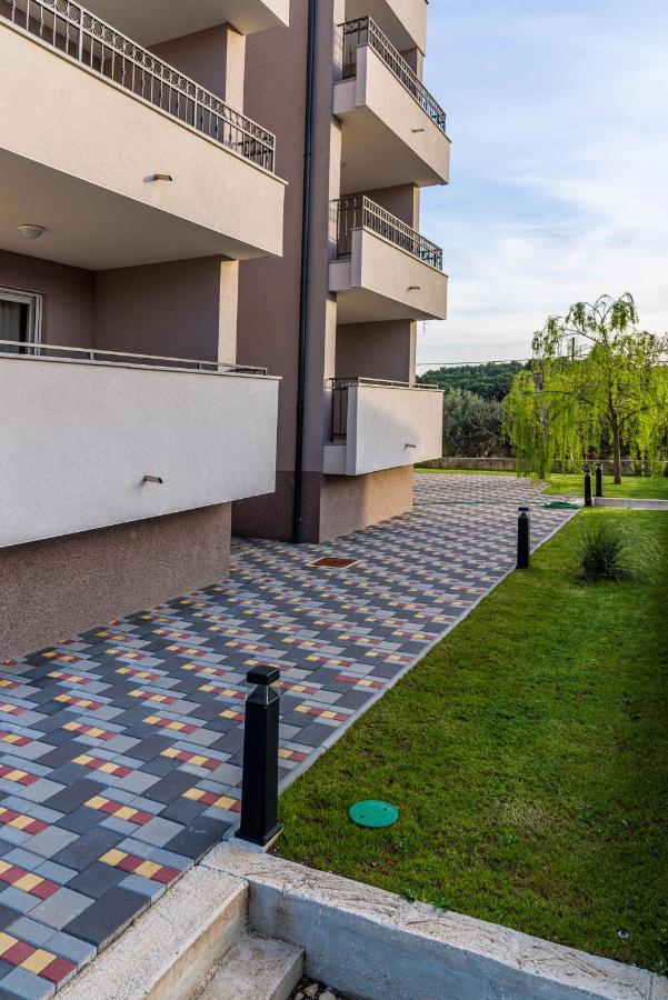 Apartmani Dalmacija Drage Esterno foto
